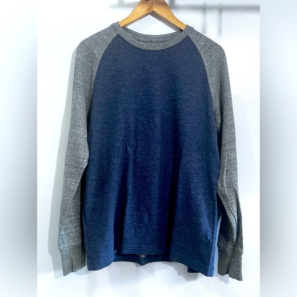 L.L. Bean Men's Blue and Gray Sweater - Picture 1 of 7